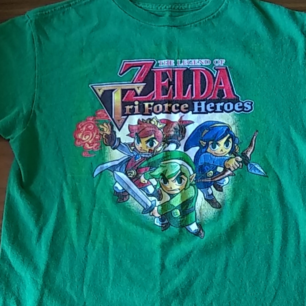 The legend of Zelda Triforce Heroes T-shirt
